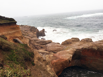 Devils Punchbowl State Park