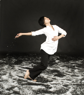 Nana Tsuda dances Footsteps in the Snow
